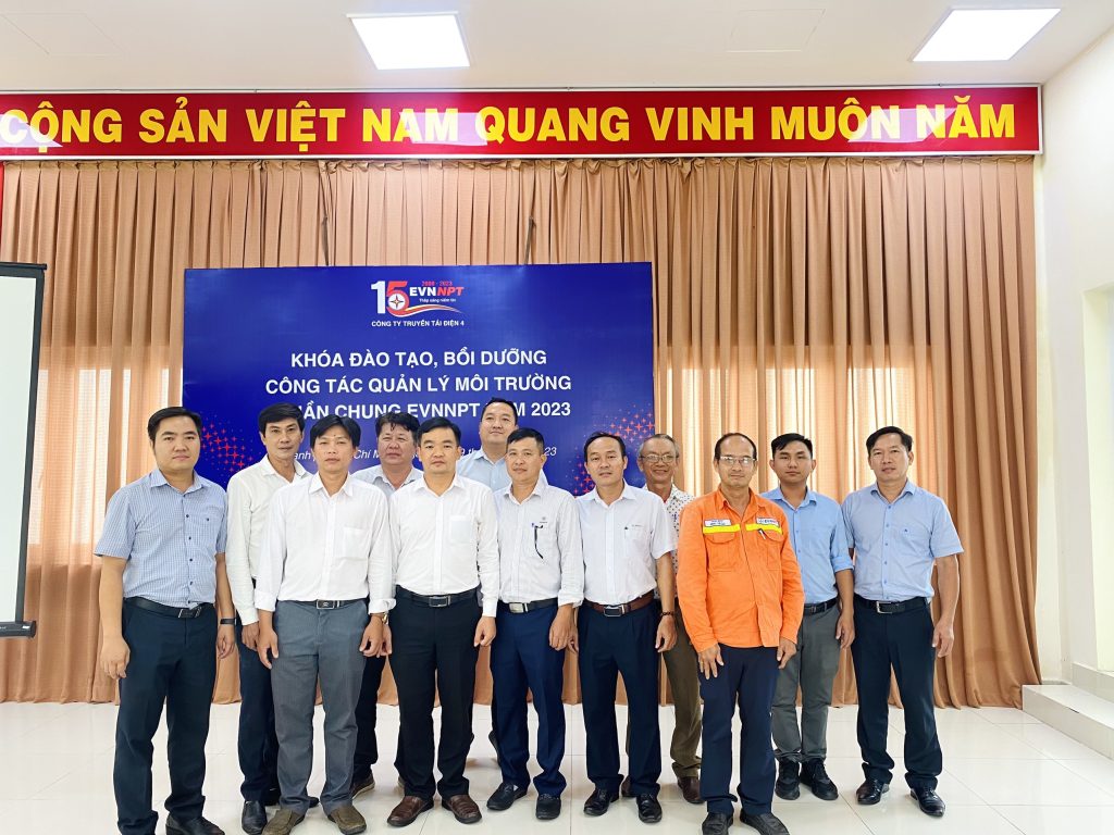 Chương trình tập huấn về “Công tác quản lý môi trường” 35 z4745003982033 d837ecccc8c2c84db500792b286ffe07