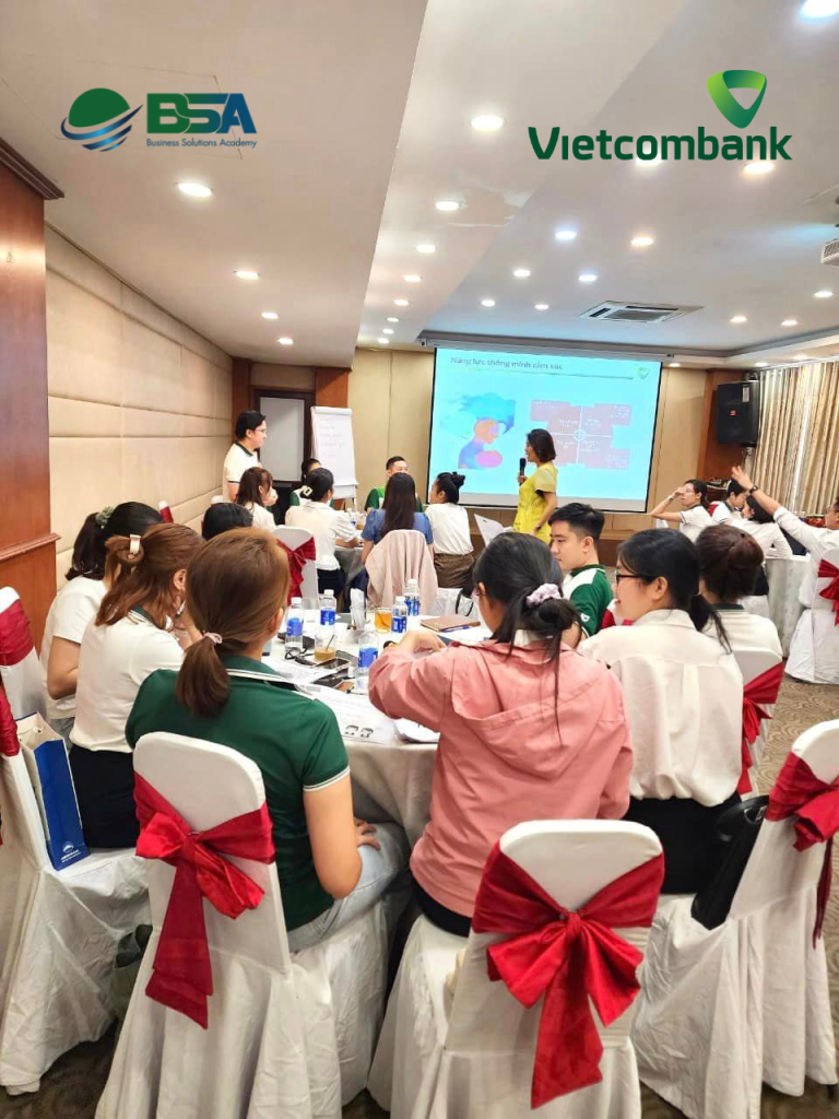 KY NANG QUAN TRI CAM XUC CA NHAN VA LAM VIEC VOI KHACH HANG KHO TINH VIETCOMBANK 1