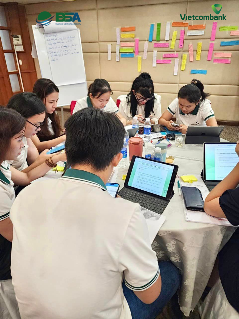 KY NANG QUAN TRI CAM XUC CA NHAN VA LAM VIEC VOI KHACH HANG KHO TINH VIETCOMBANK 3